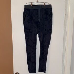 Lululemon Men’s Blue Tie-Dye Jogger Pants